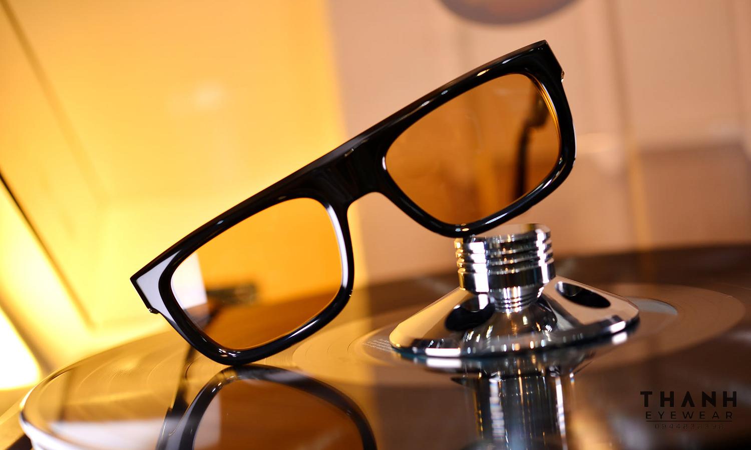 Kính râm Salvatore Ferragamo SF2009S 011 Black Gold