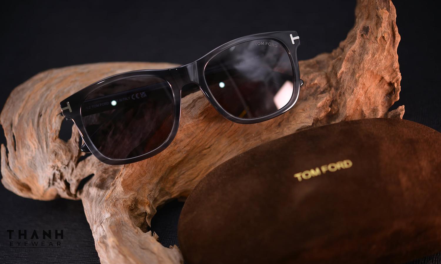 Kính râm Tom Ford TF0595 20A Shiny Striped Grey, Palladium