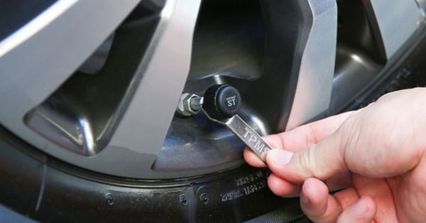 Lý do nên lắp cảm biến áp suất lốp? Cách để lắp cảm biến áp suất lốp đúng kỹ thuật