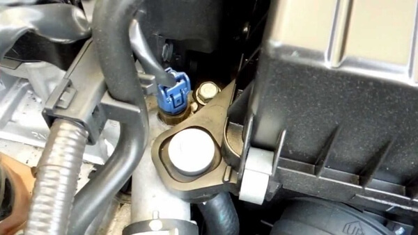 Điện trở thermistor sẽ giảm khi nhiệt độ môi trường tăng