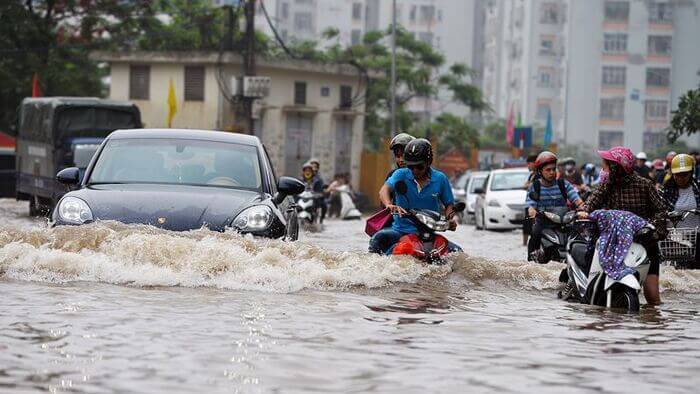 Thường xuyên di chuyển trên các đoạn đường ngập nước