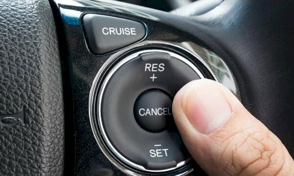 Sử dụng hệ thống Cruise Control