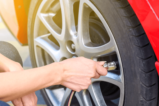 Cách kiểm tra lốp ô tô