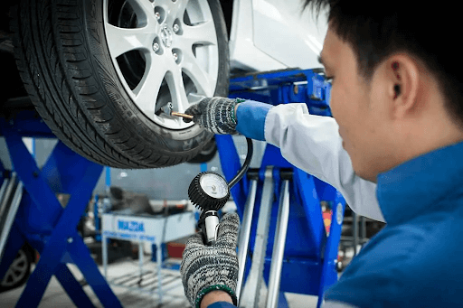 Dấu hiệu cần kiểm tra lốp ô tô