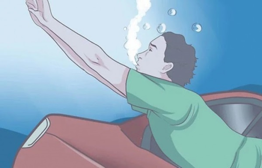 Ô tô lao xuống nước và cách xử lý an toàn nhất