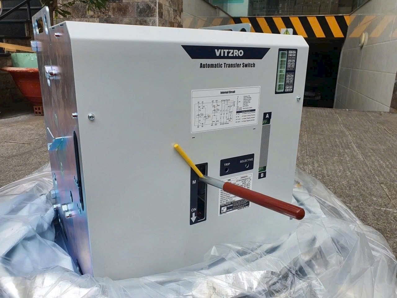 Bộ chuyển nguồn tự động (Back) ATS Vitzro 4P 3200A C60-320WN