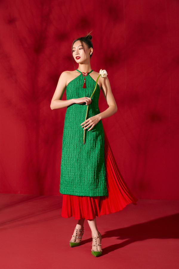 Chân váy xếp ly đỏ