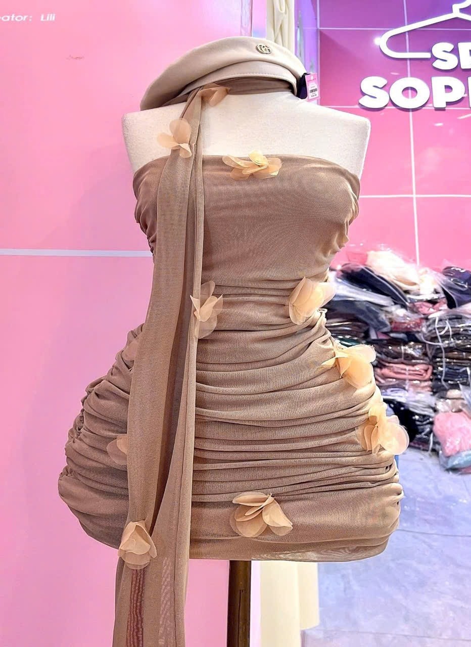 Đầm trắng
