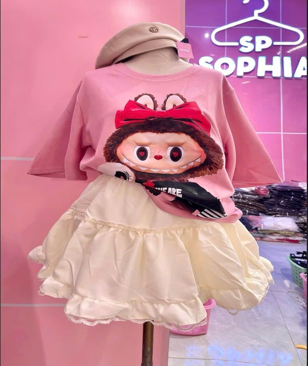 Đầm trắng