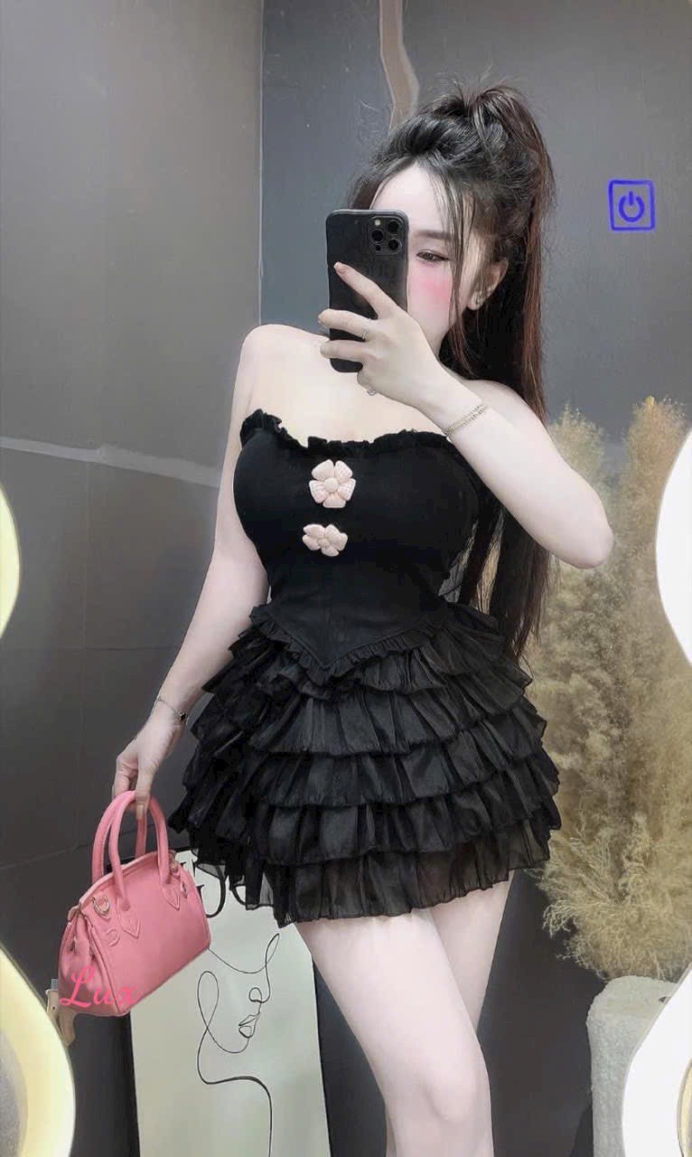 Đầm hot
