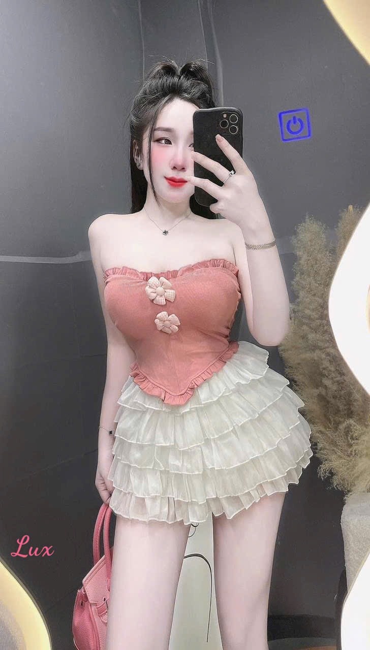 Đầm hot