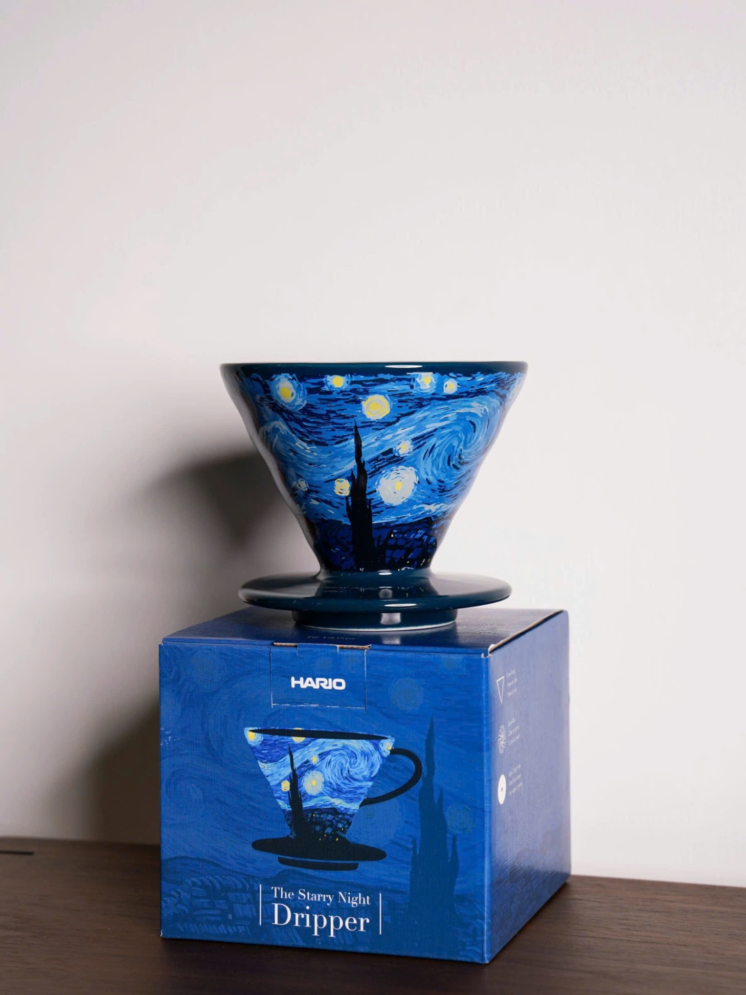 Phễu lọc cà phê Hario V60 The Starry Night Van Gogh - Size 02