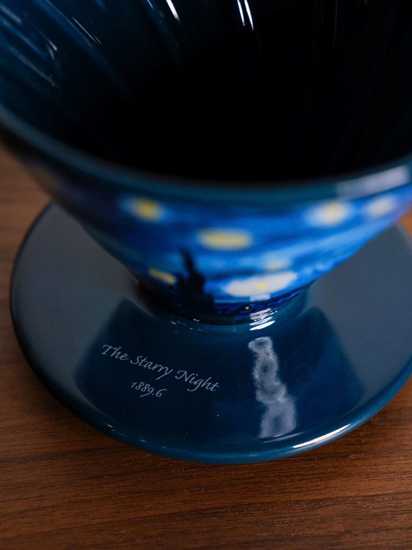 Phễu lọc cà phê Hario V60 The Starry Night Van Gogh - Size 02