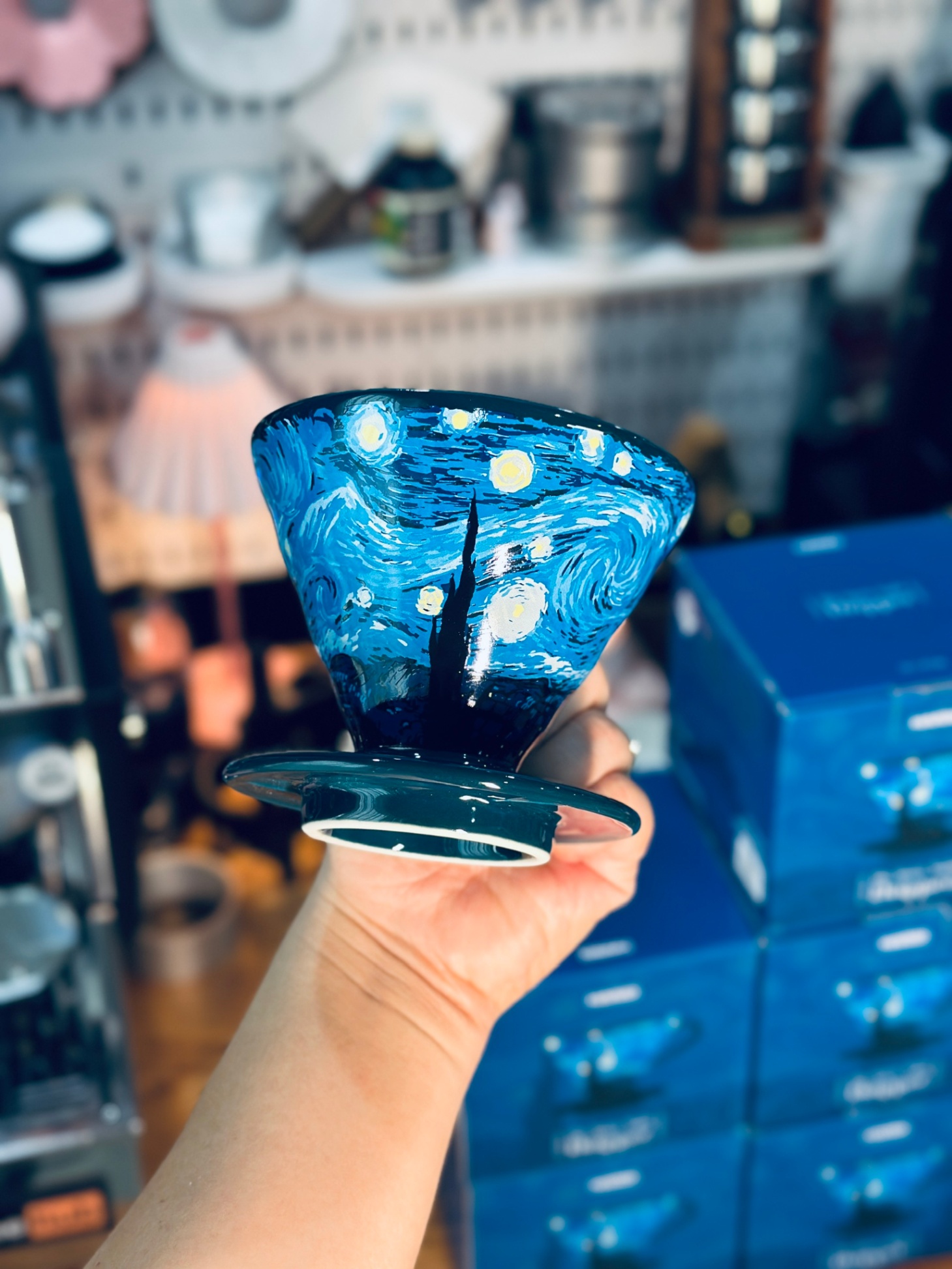 Phễu lọc cà phê Hario V60 The Starry Night Van Gogh - Size 02