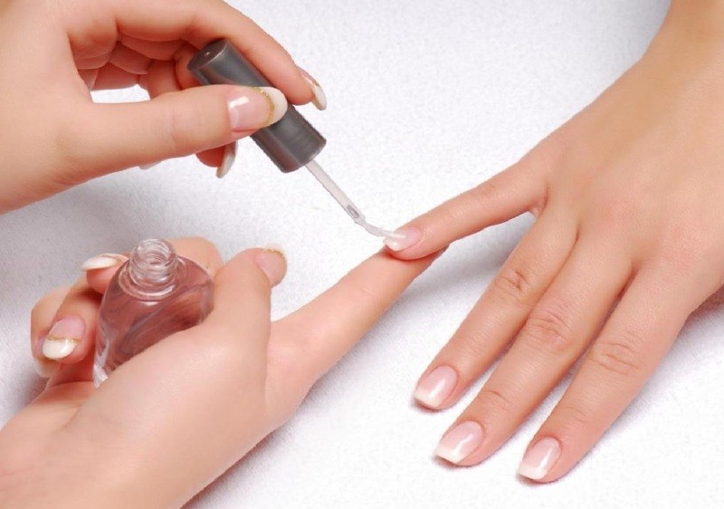 6 cách chăm sóc móng tay hư tổn ngay tại nhà