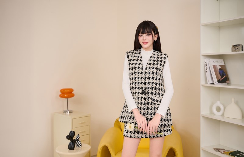 Làm mới họa tiết Houndstooth nanh sói kinh điển cho tủ đồ mùa Thu - Đông