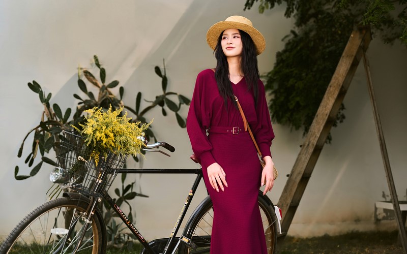 4 cách diện váy dài theo tinh thần “effortless chic”