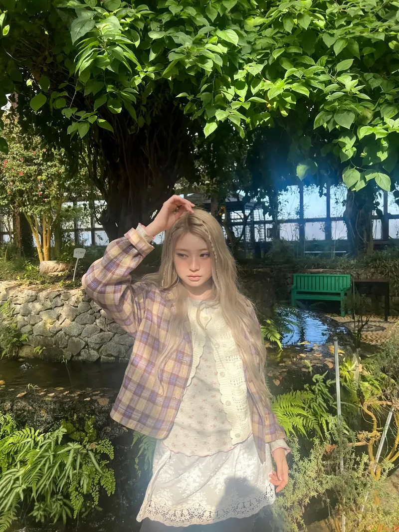 -Nang-cap-outfit-mua-He-voi-4-kieu-ao-khoac-mong-duoc-sao-Han-yeu-thich-4.jpg