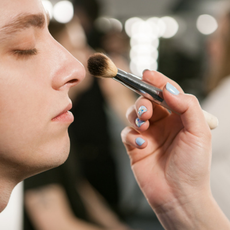 4-dieu-na-tranh-khi-make-up (4).jpg