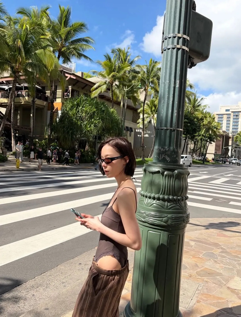Hoc-sao-Han-cach-chinh-phuc-thiet-ke-ken-dang-cua-bodysuit-3.jpg