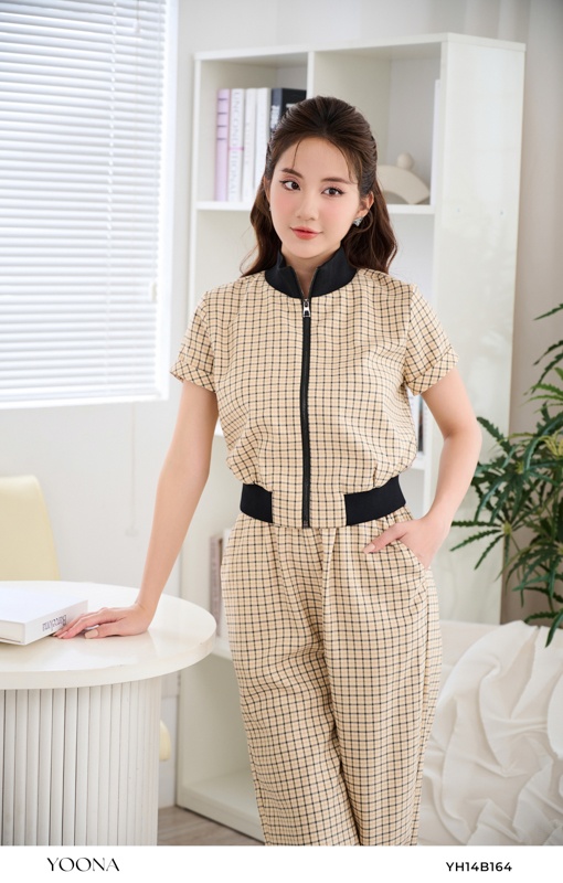 YH14B164 - Bộ twill silk kẻ caro đen be