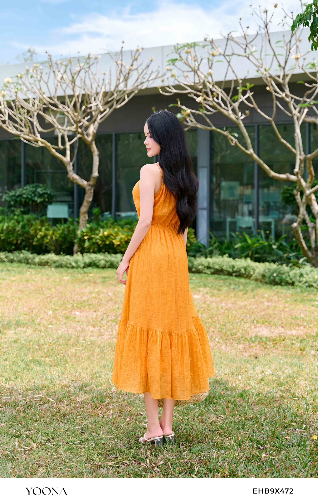 EHB9X472 - Đầm tơ nhăn kẻ