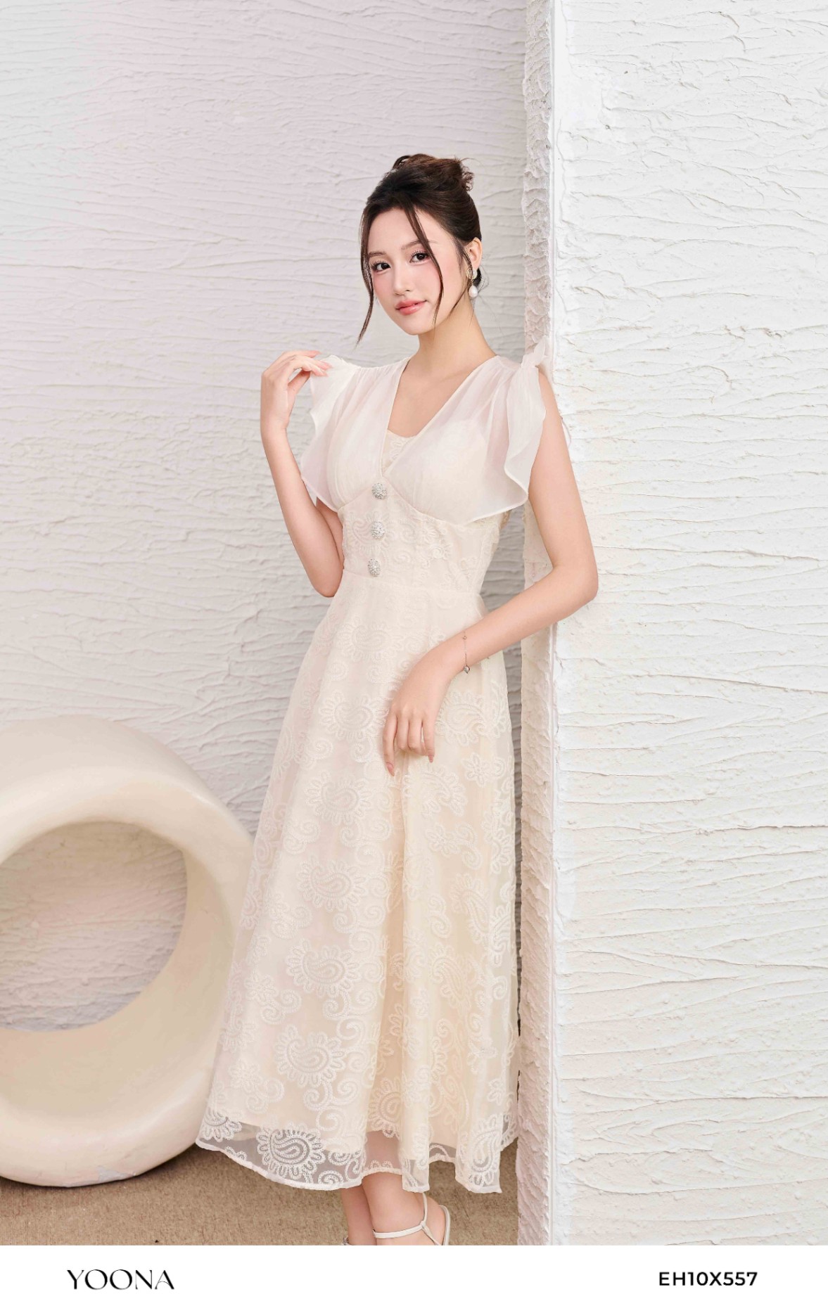 EH10X557 - Đầm tơ thêu hoa 3D