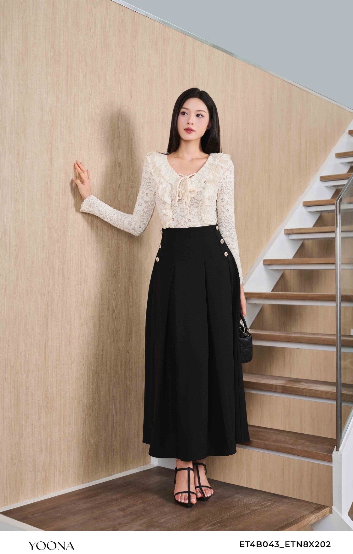 ET4B043 - Áo ren nhung hoa