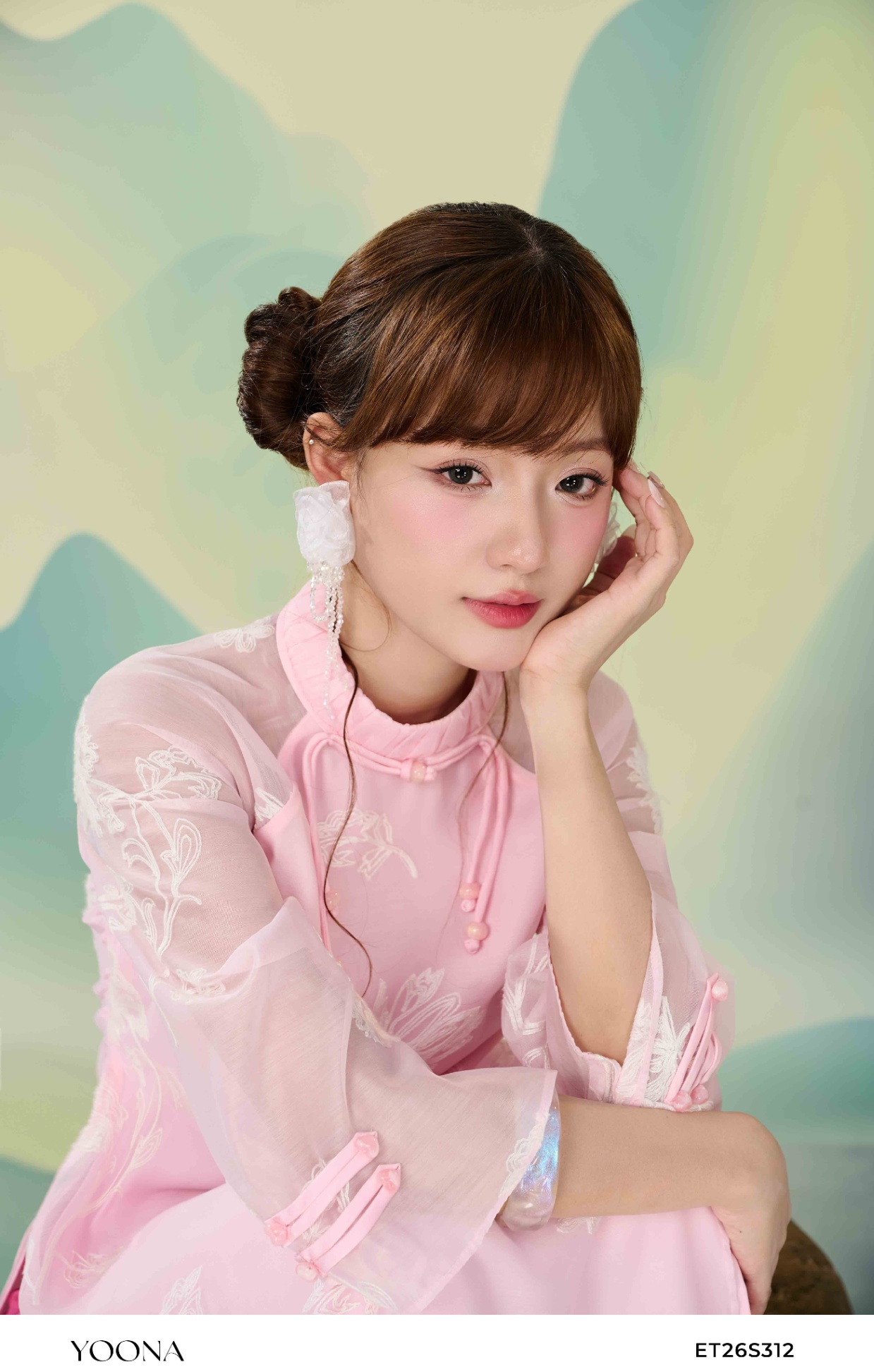 ET26S312 - Sét bộ áo dài tơ thêu hoa 3D