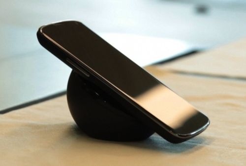 Google Nexus 4 hỗ trợ sạc pin không dây Wireless Charging Orb