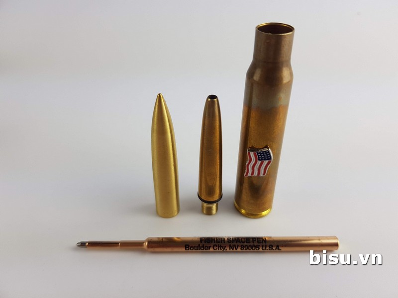 Ruột mực của Space Pen với công nghệ khí nén độc quyền, tương thích hầu hết mẫu bút bi trên thị trường
