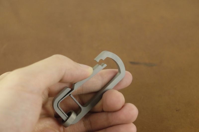 Móc Khóa EDC - Carabiner Titan Nguyên Khối Kèm Ring (T28 60*25*4mm)