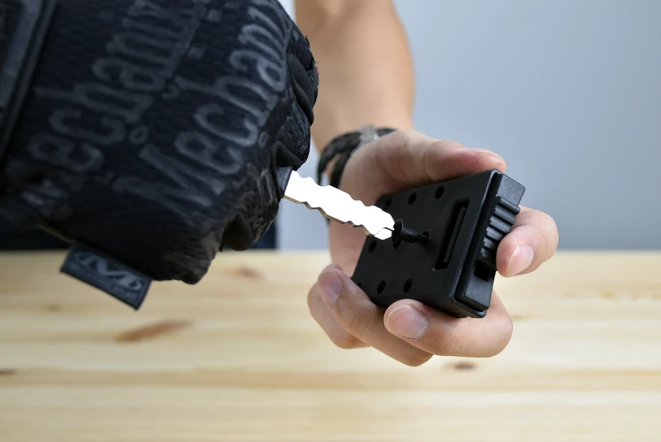 CRKT Tactical key