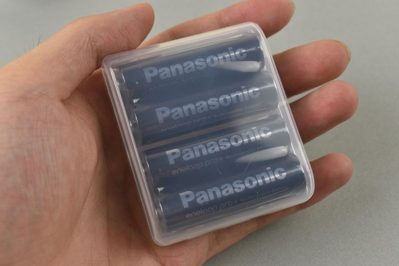 (01 viên) Pin sạc Eneloop Panasonic AA PRO NEW màu đen (Phiên bản nội địa Nhật Bản - Min 2500 mAh - 500 lần sạc - Điện áp 1,2v - 1,5v - BK-3HCD)