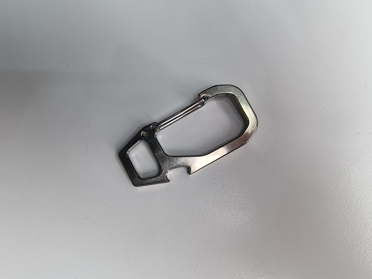 Móc khóa EDC - Carabiner Titanium - Kèm khui nắp chai ( T61 C.Ti.B.54*26mm)