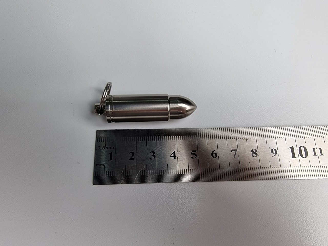 Móc Khóa EDC - Nhộng Titan Capsule Silver (Hình viên đạn T48C - 50*14mm)