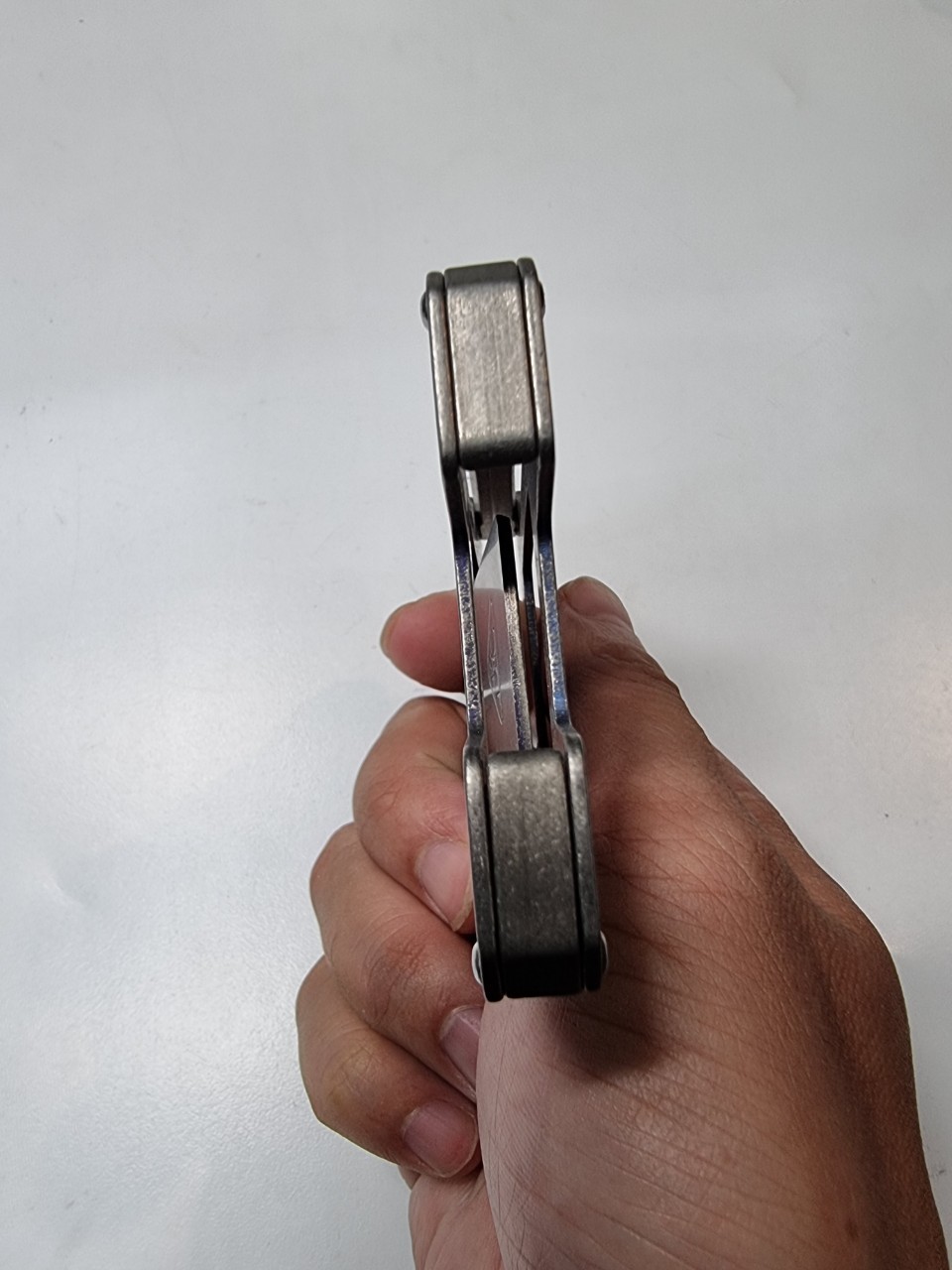 Kẹp thẻ EDC Boss chất liệu titanium