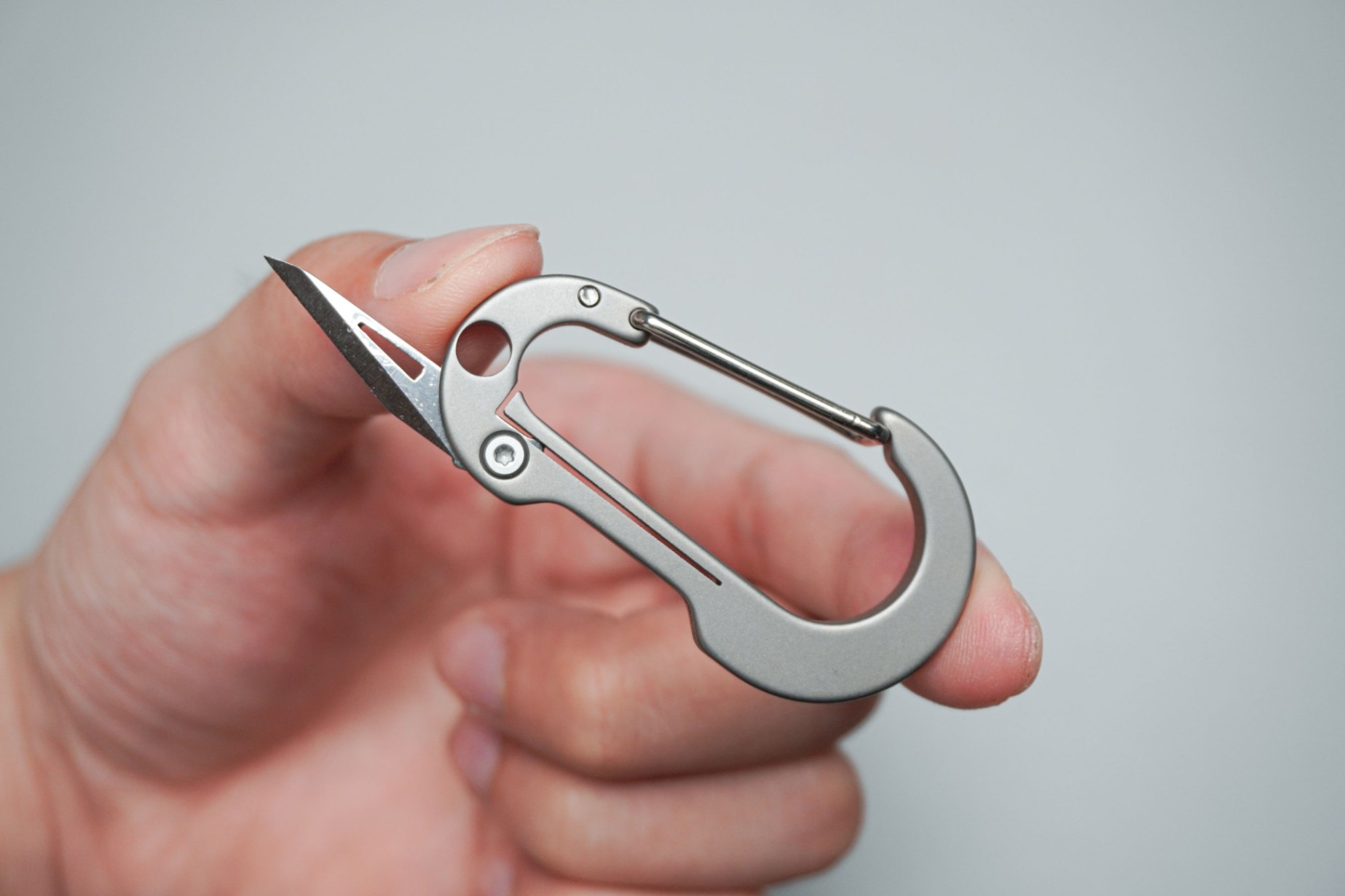 Móc khóa EDC - Carabiner Titanium kèm dao T78 (C.Ti.72mm)