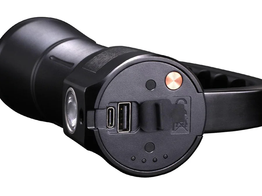 Đèn pin FENIX WT50R (3700 Lumens)