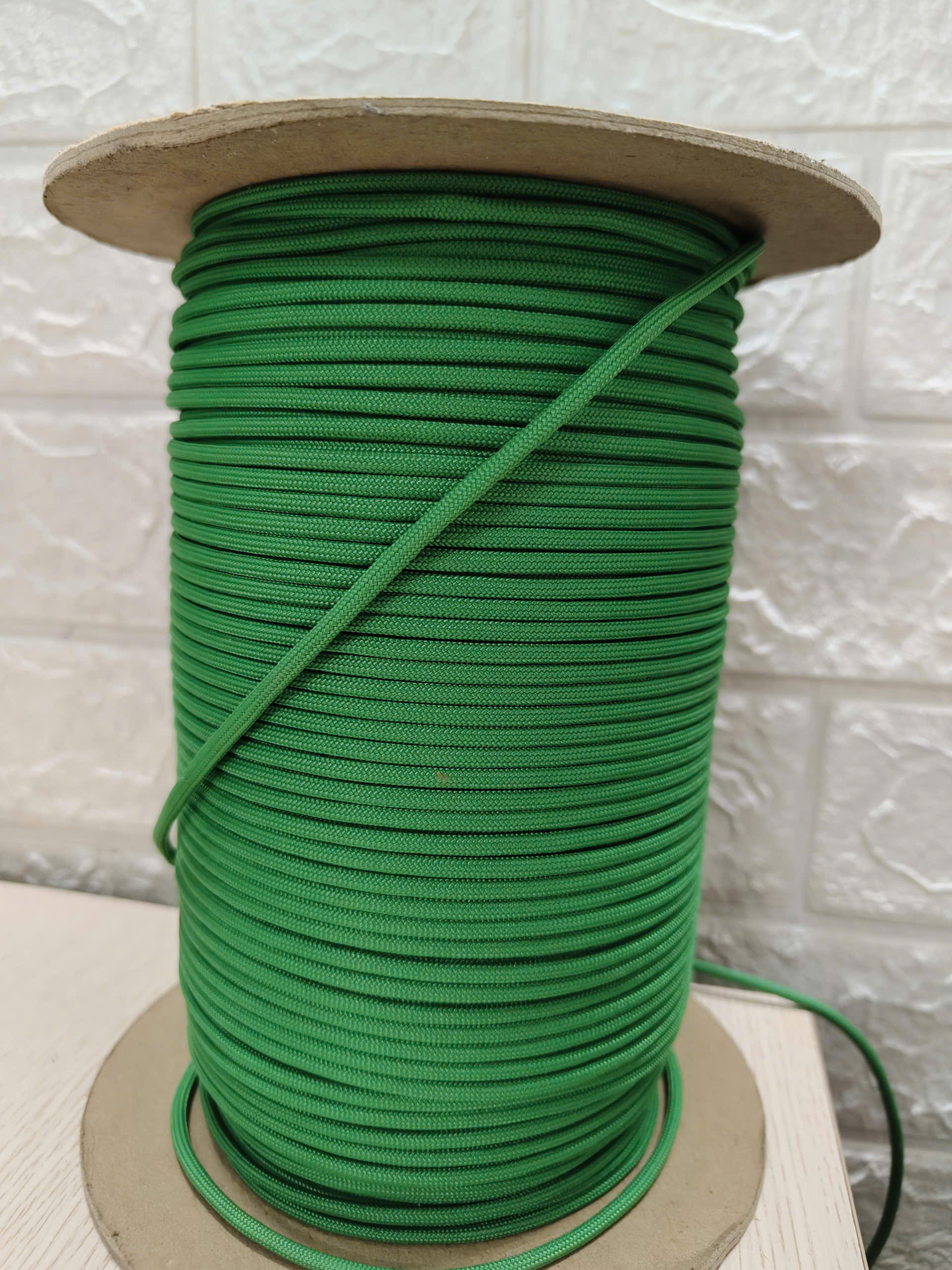 Dây Paracord - Màu Xanh lá cây Commercial Kelly Green (CKG.550)