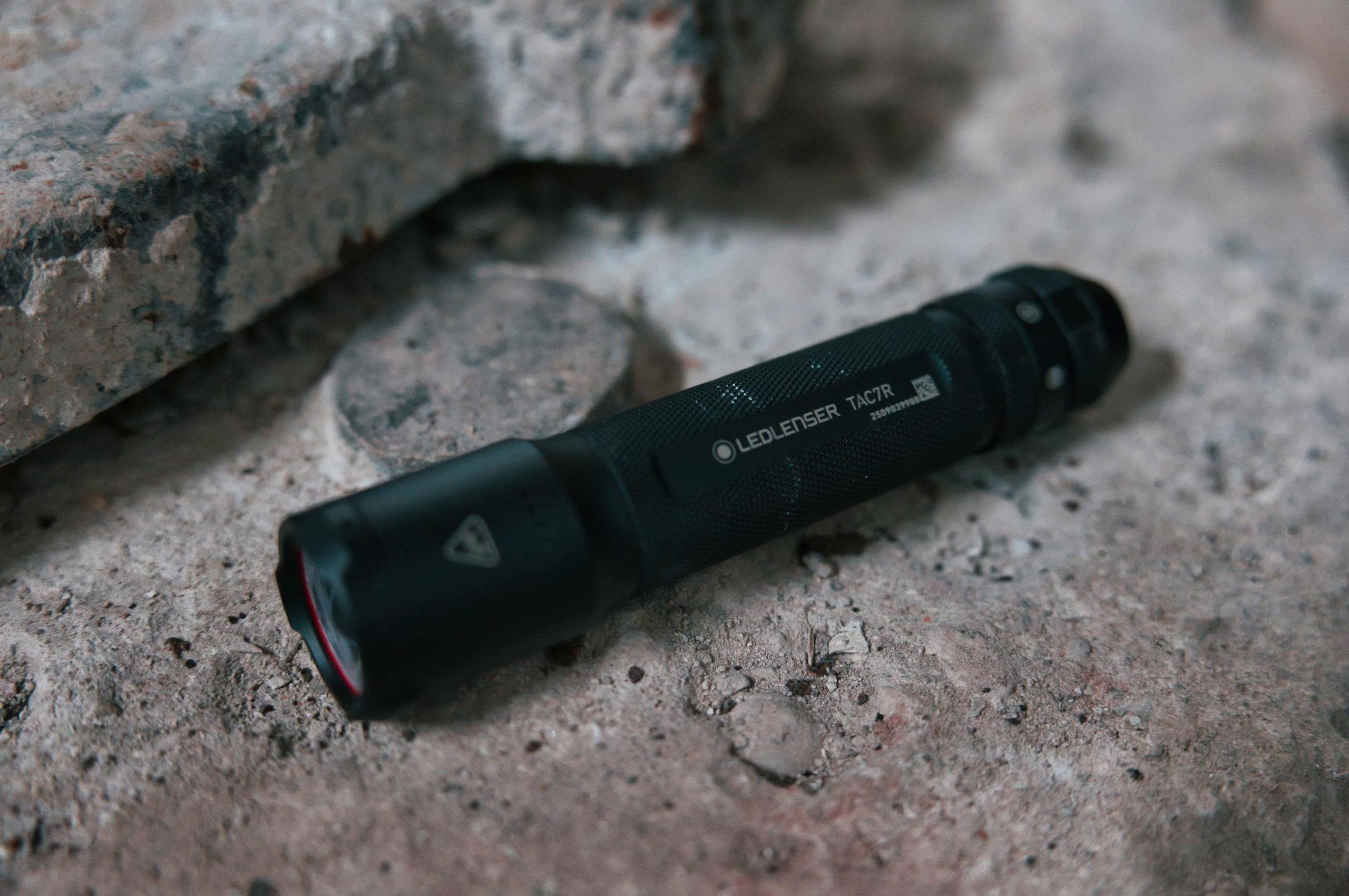 Đèn pin Ledlenser TAC7R