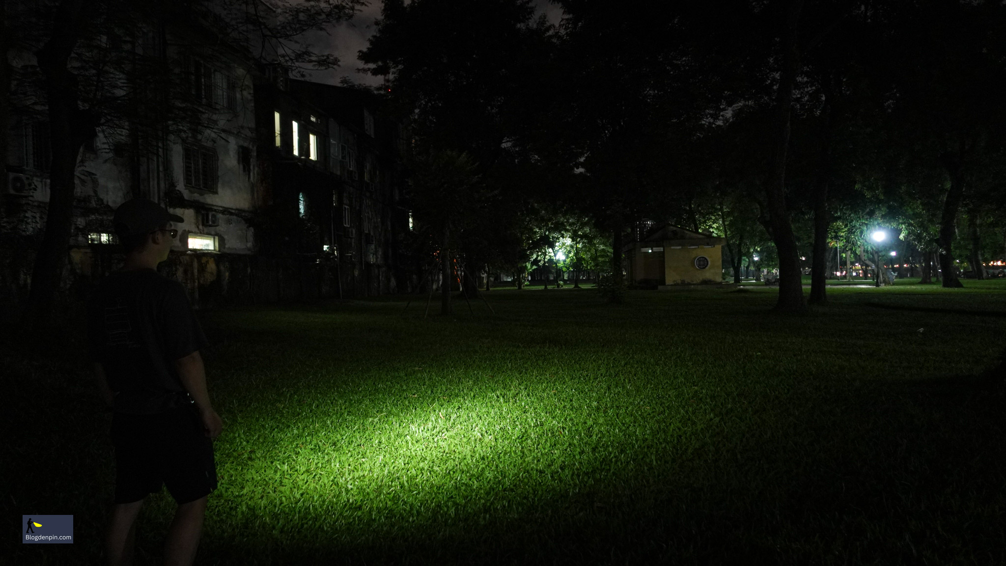 Den-pin-cau-ca-SUNREI-H260-PRO-260-Lumens-_Sunrei H260 Pro-06.jpg