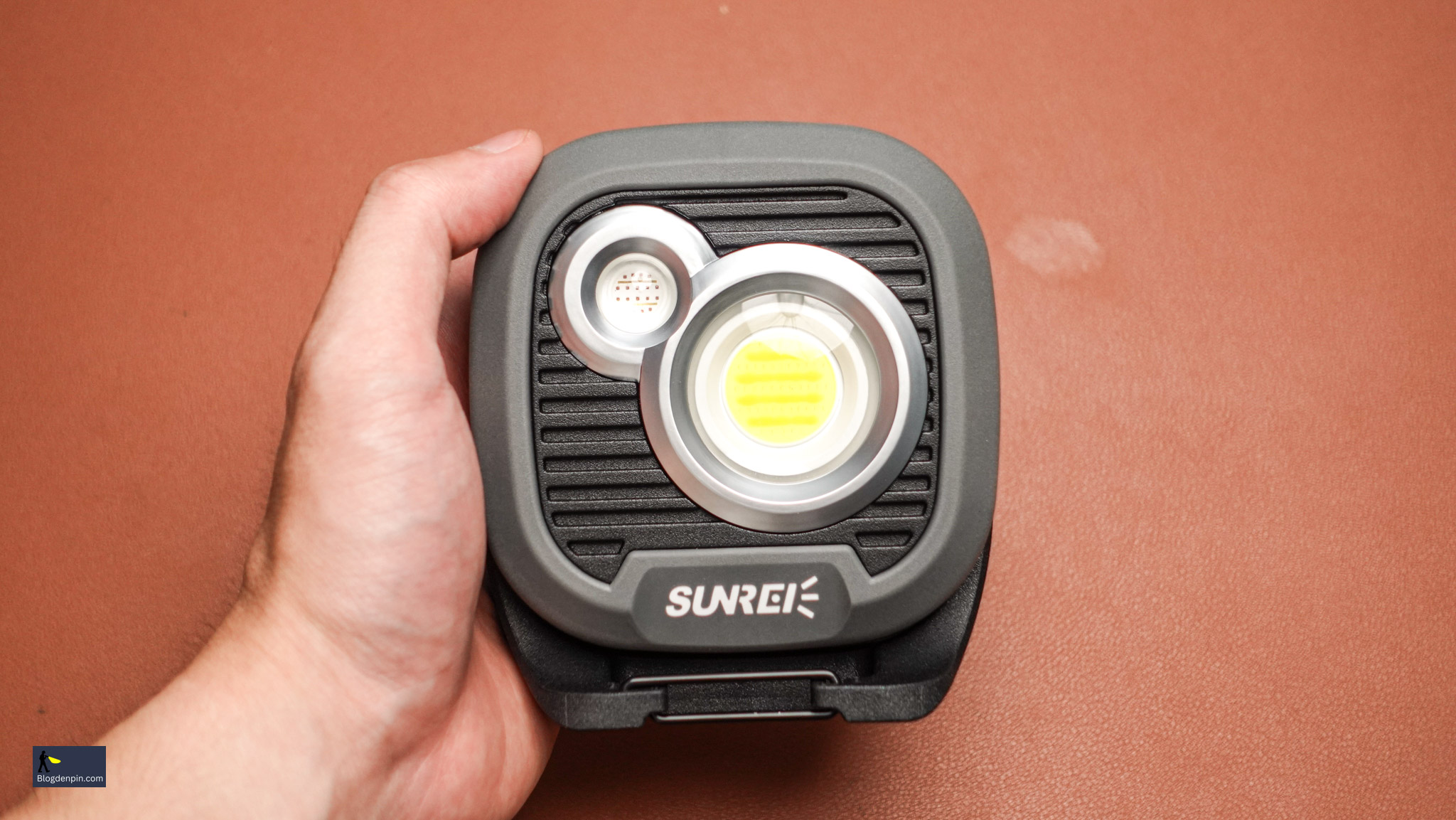 Den-pin-da-nang-SUNREI-C1600-1500-Lumens-_Sunrei C1600-05.jpg