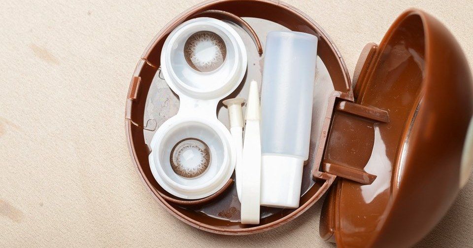 NƯỚC NGÂM KÍNH ÁP TRÒNG: CÁCH CHỌN TIÊU CHUẨN TỪ CHUYÊN GIA
