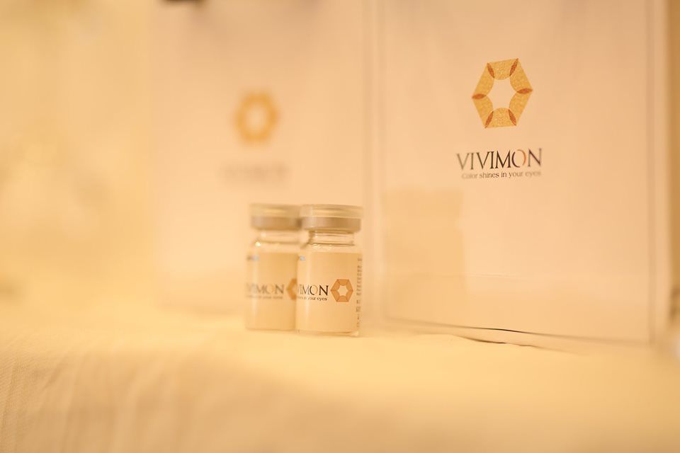 ĐEO KÍNH ÁP TRÒNG BỊ NHỨC ĐẦU? HÃY CẨN THẬN!!!