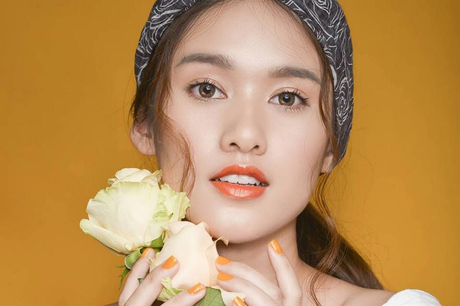 Cách đeo kính áp tròng 1 ngày và những lưu ý phải biết
