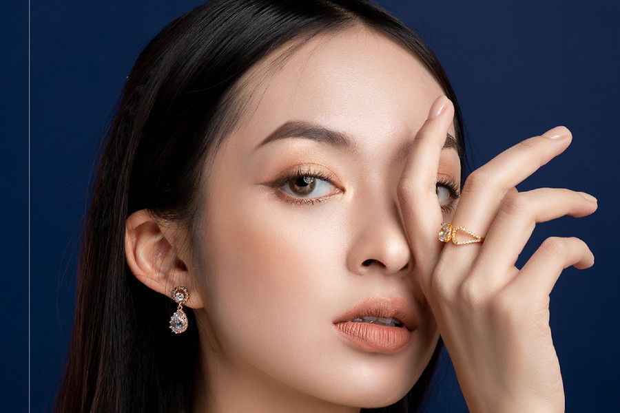 HỌC CÁCH THÁO LENS DỄ DÀNG KHÔNG LO LENS BỊ KẸT TRONG MẮT