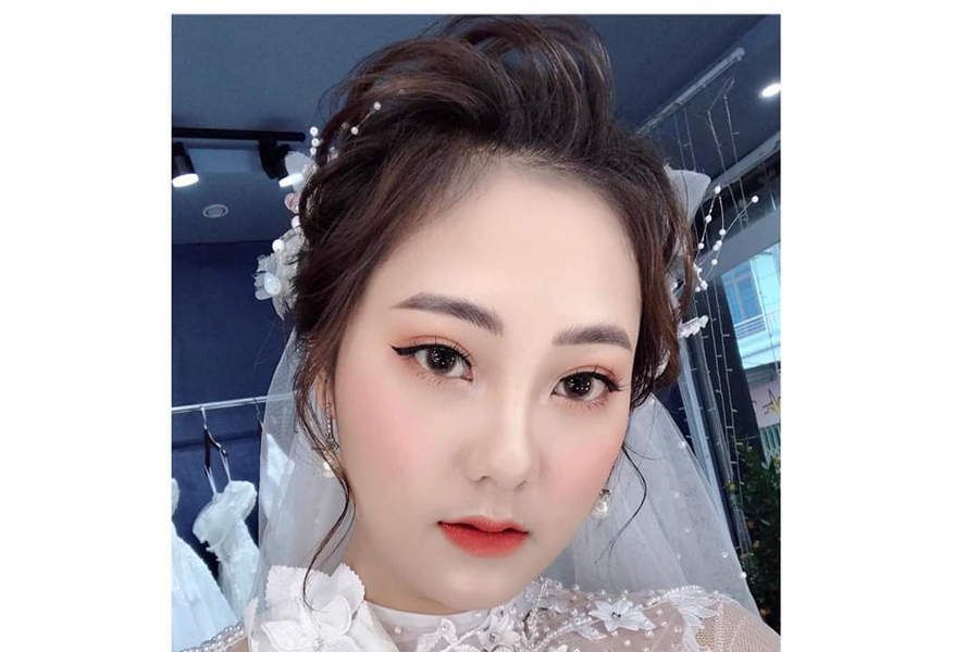LỘNG LẪY NGÀY CƯỚI VỚI LENS MÀU NÂU CHO CÔ DÂU