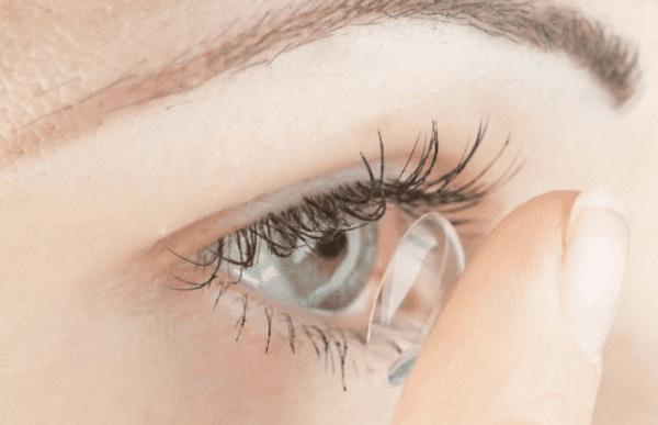 Có bao nhiêu loại contact lens và loại nào thì tốt cho mắt nhất?