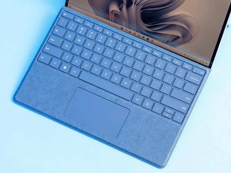 Surface Pro 9 (2023) - Graphite, Like new 99% | i5 - 16GB RAM